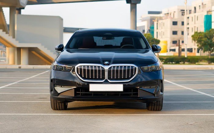 BMW 530i Rental in Dubai