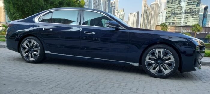 BMW 735i Rental in Dubai