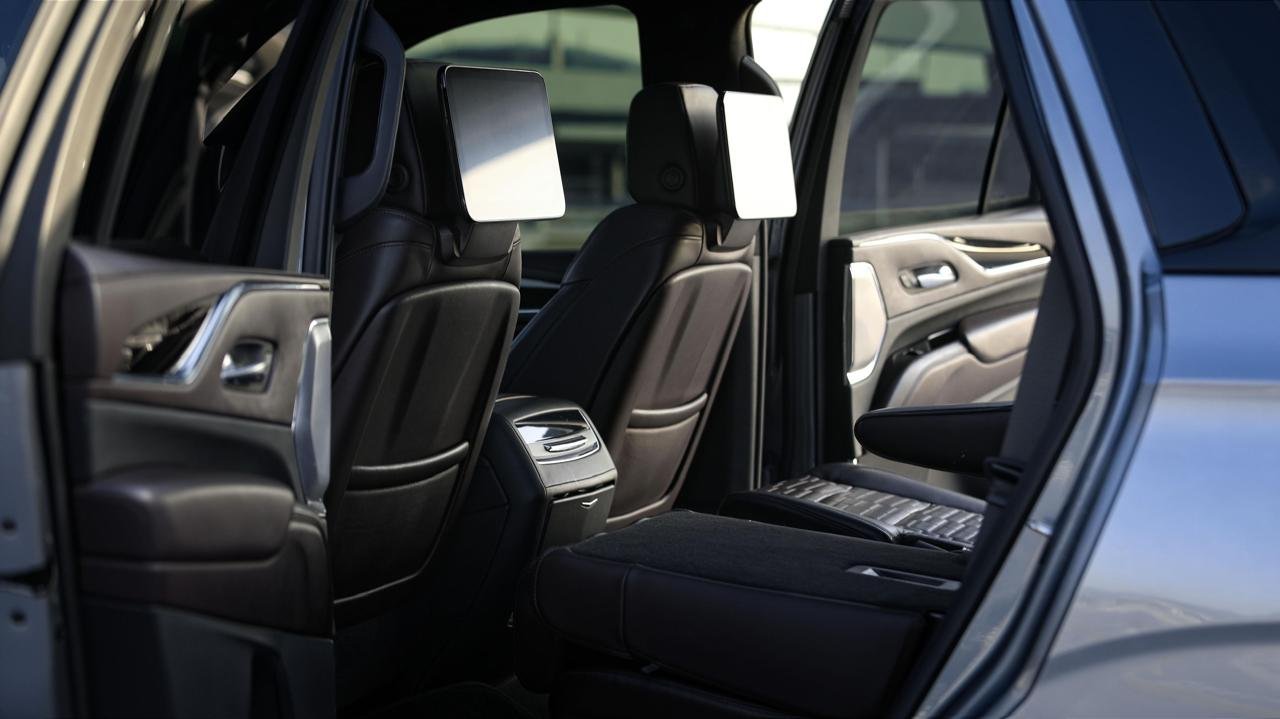 Rent Cadillac Escalade Pilot Seat in Dubai