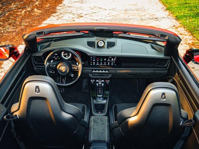 Porsche 911 Carrera Rental in Dubai