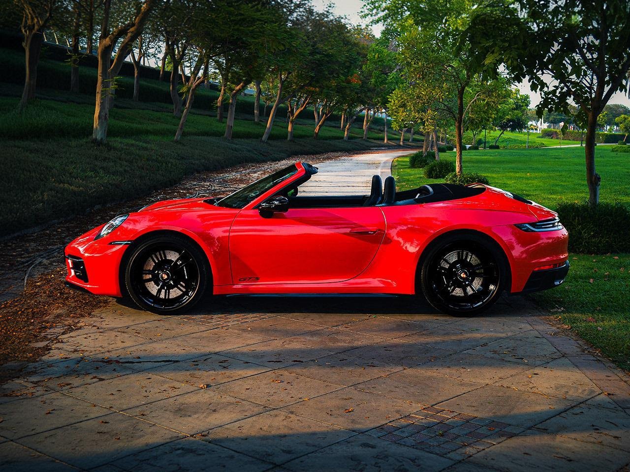 Porsche 911 Carrera Rental in Dubai