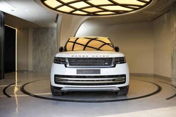 Rent Range Rover Vogue Dubai