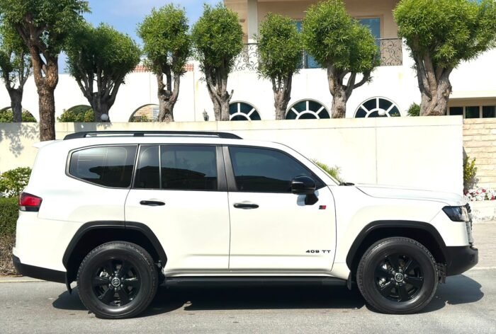 Rent Toyota Land Cruiser Twin Turbo in Dubai