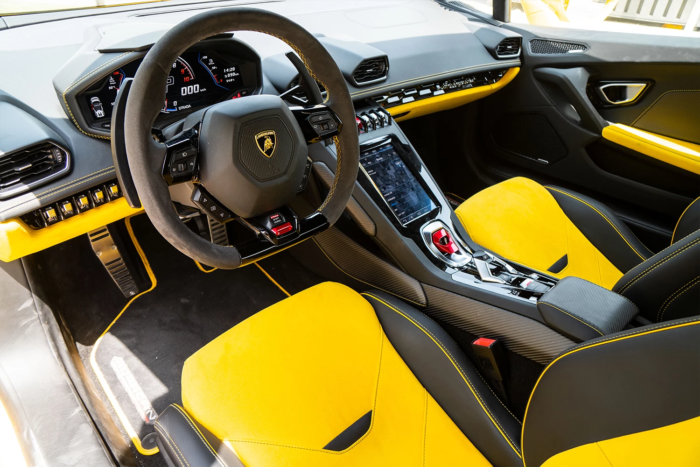 Lamborghini Evo Spyder - Yellow